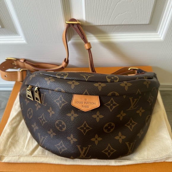 LOUIS VUITTON
Monogram Bumbag 
in Perfect Condition - Picture 1 of 8